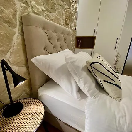 Daire Walls In Old Town Of